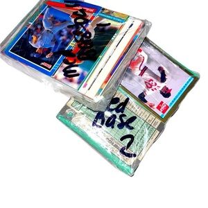 **medium Set of Vintage 90's Baseball Cards**